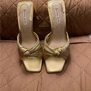 ANTONIO MELANI Gold Knotted Open-toe Slides Heels Sz 9
